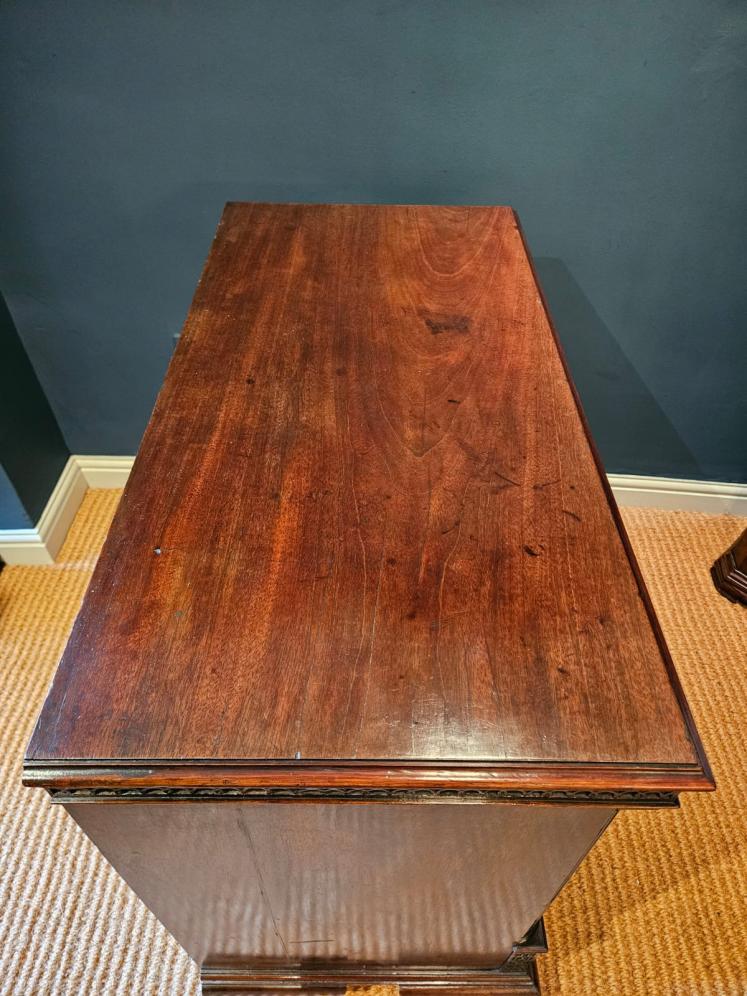 Outstanding Chippendale Period Mahogany Chest of Drawers - Image 9