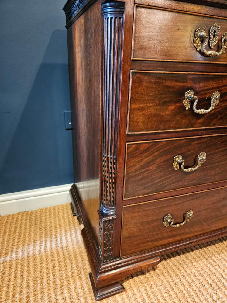 Outstanding Chippendale Period Mahogany Chest of Drawers - Image 7