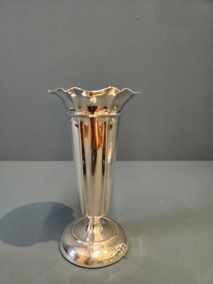 Pair of Silver Trumpet Vases - Image 3