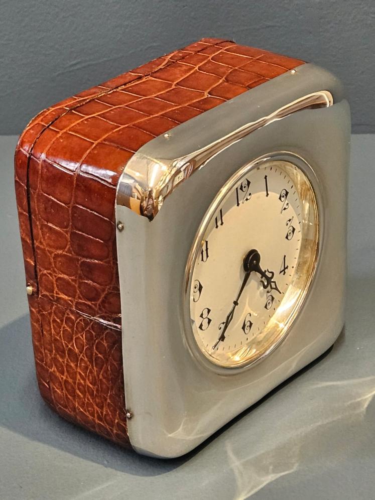Superb Silver and Crocodile Skin Clock - Image 4