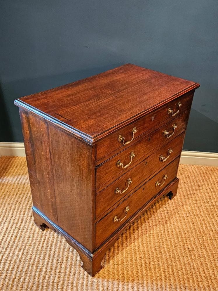Small Proportioned George III Oak Chest of Drawers I  - Image 6