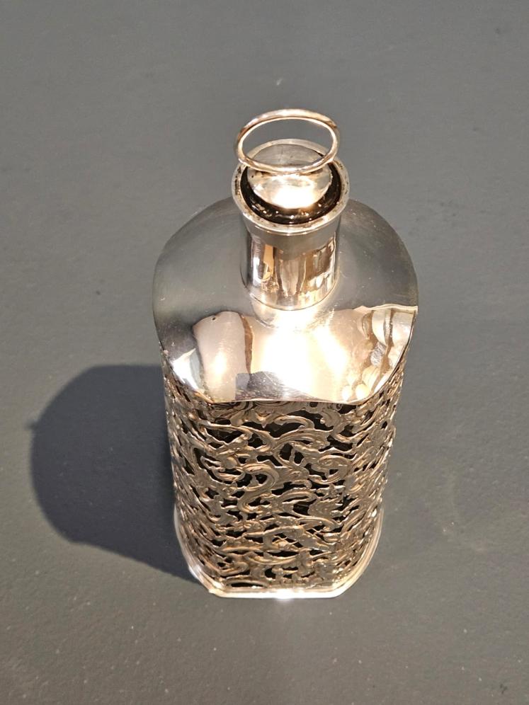 Large Victorian Silver Cologne Bottle by William Comyns - Image 5