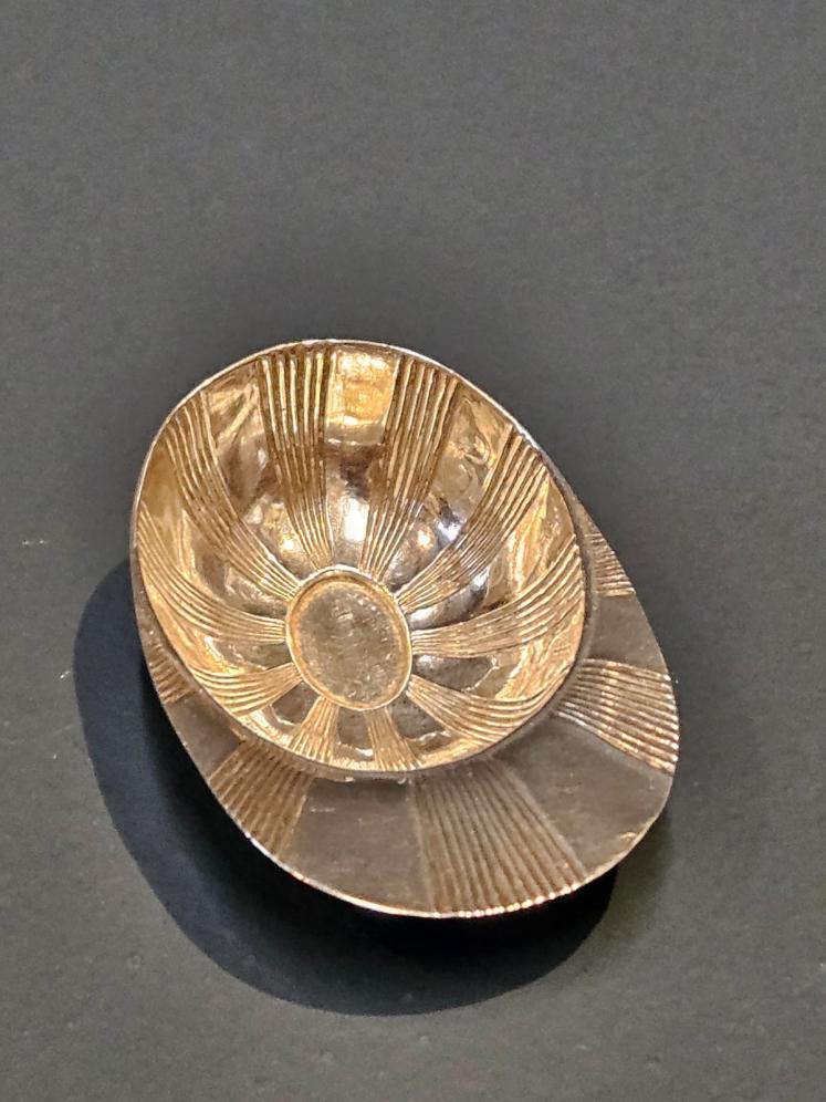 George III Silver Jockey Cap Caddy Spoon  - Image 4