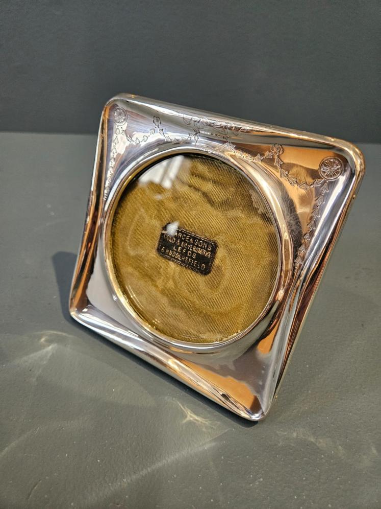 Edwardian Engraved Silver Photo Frame  - Image 6