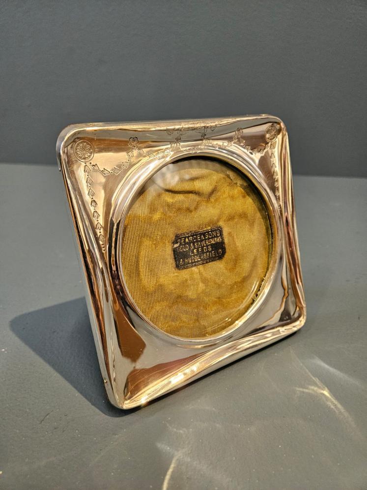 Edwardian Engraved Silver Photo Frame  - Image 4