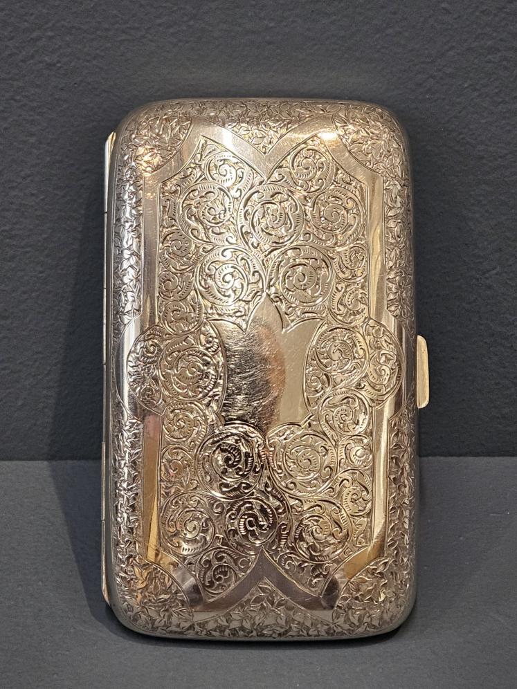 Heavy Quality Victorian Engraved Silver Cigar Case  - Image 2