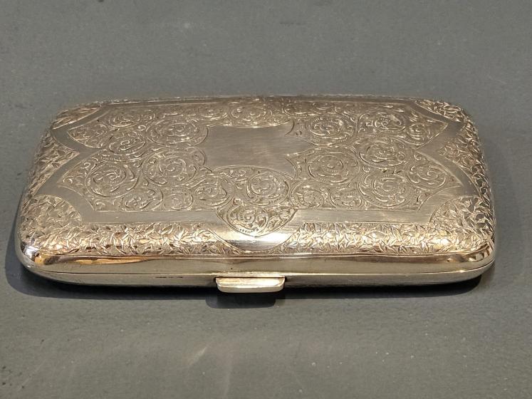 Heavy Quality Victorian Engraved Silver Cigar Case  - Image 1