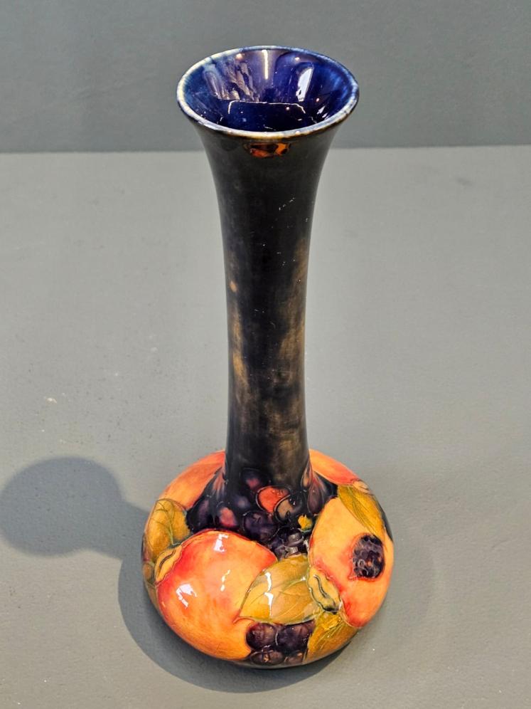 Superb Moorcroft Pomegranate Narrow Neck Vase  - Image 6