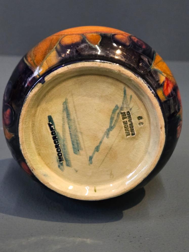 Superb Moorcroft Pomegranate Narrow Neck Vase  - Image 3