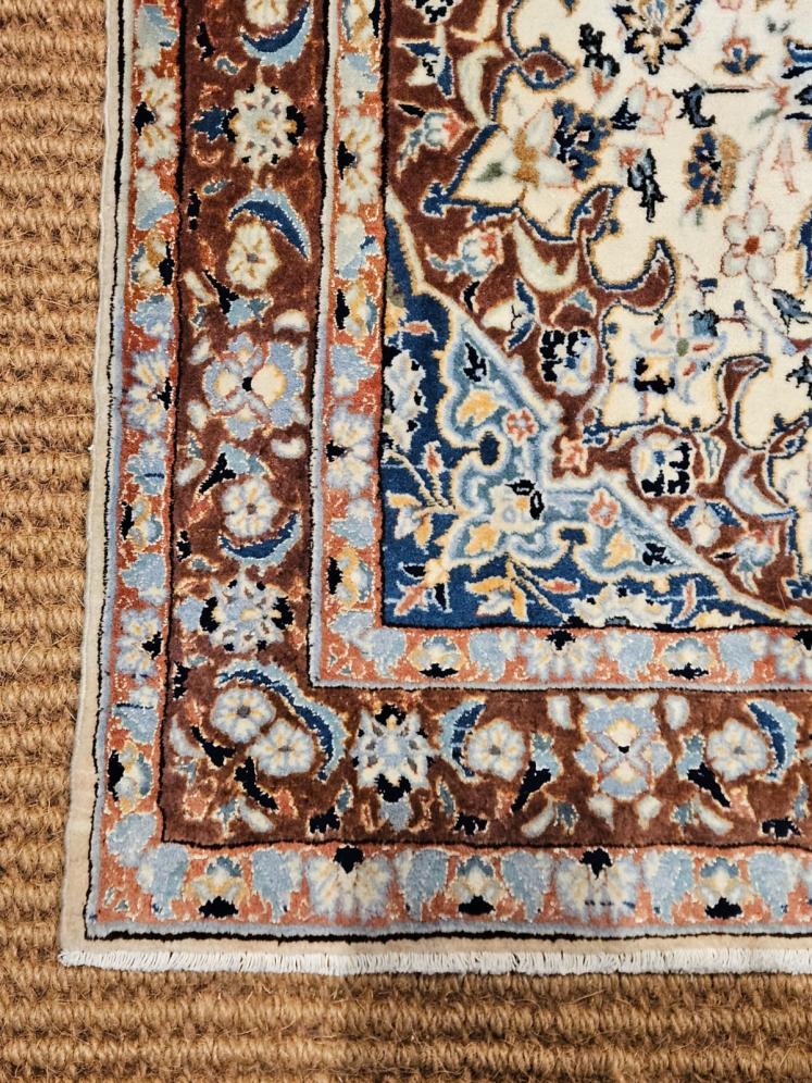 Fine Quality Persian Wool and Silk Rug - Image 2