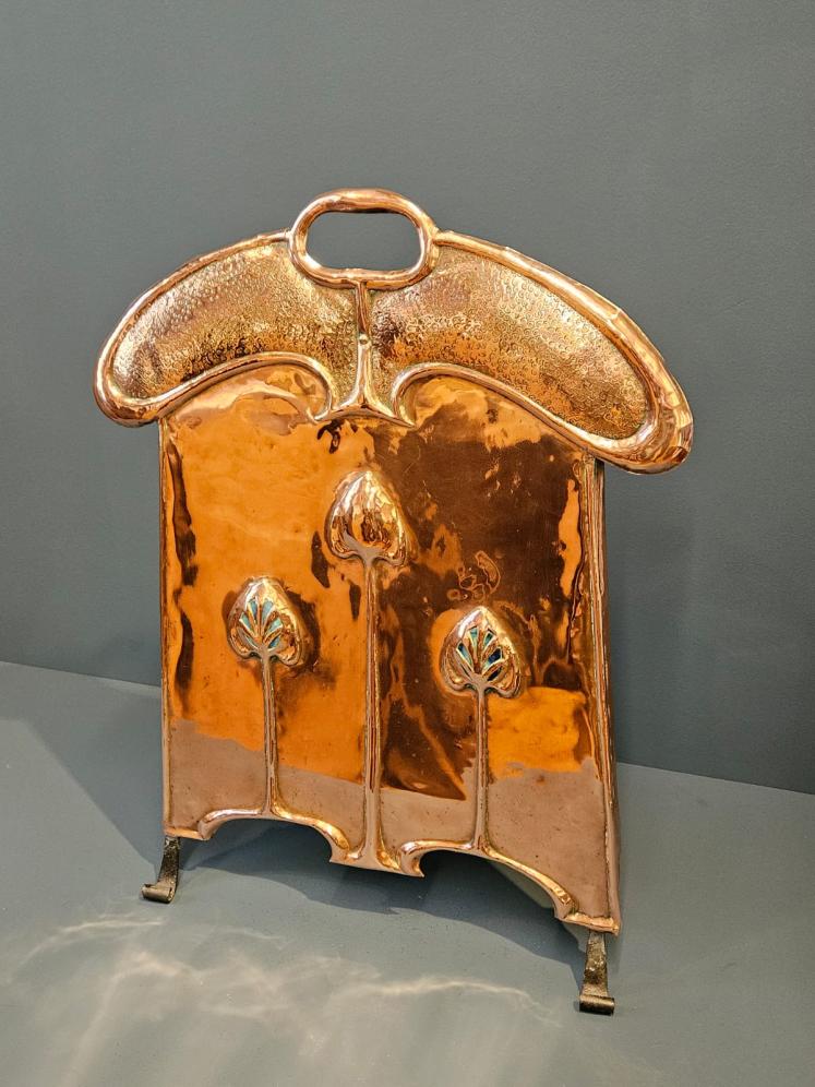 Outstanding Glasgow School Art Nouveau Fire Screen with Porcelain Inserts - Image 7