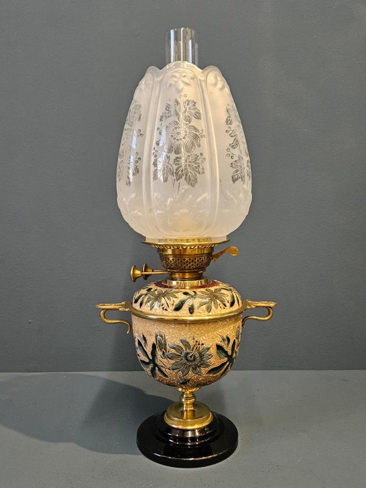 Doulton Lambeth Oil Lamp and Shade  - Image 7