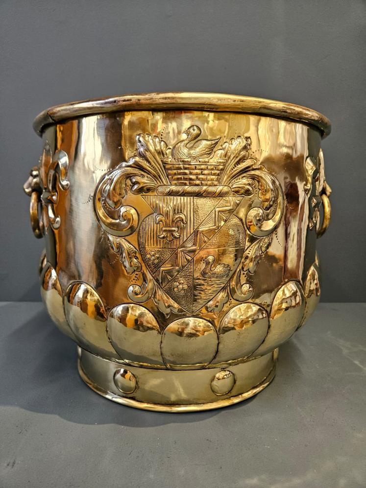 Large Victorian Brass Planter with Crest to the Front  - Image 7