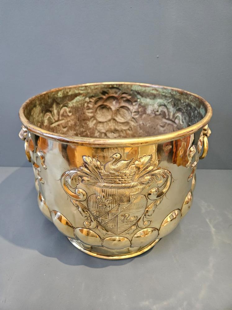 Large Victorian Brass Planter with Crest to the Front  - Image 1