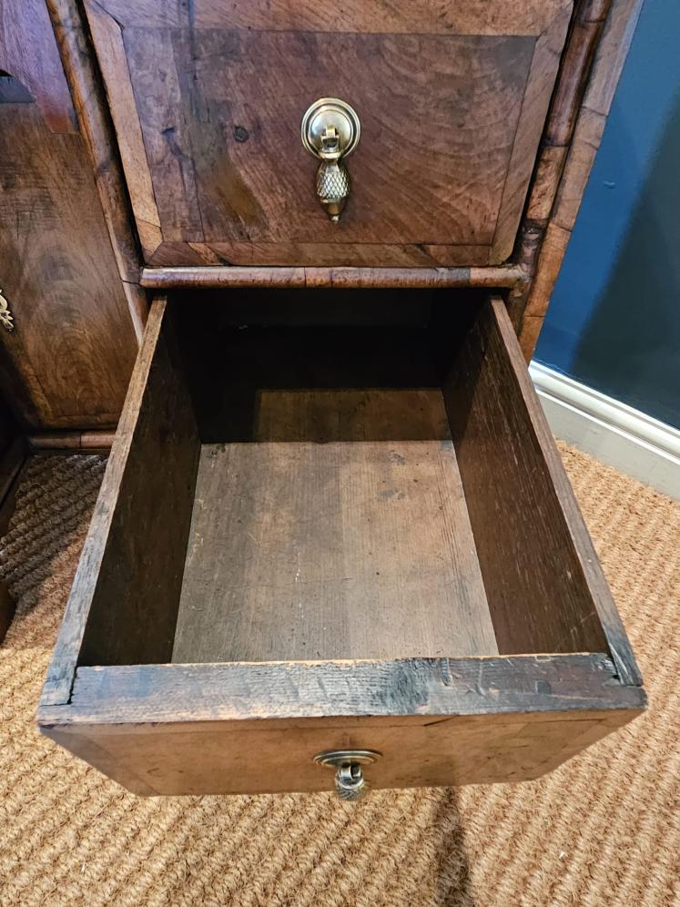 George I Walnut Kneehole Desk  - Image 5