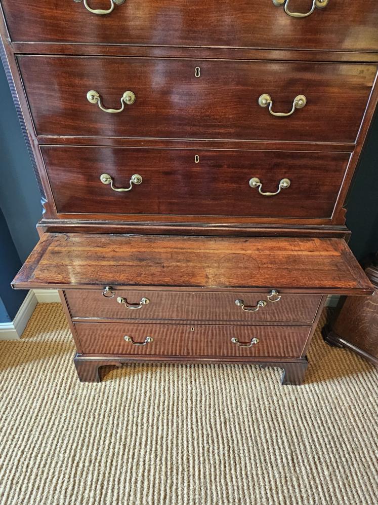 George III Mahogany Chest on Chest  - Image 4
