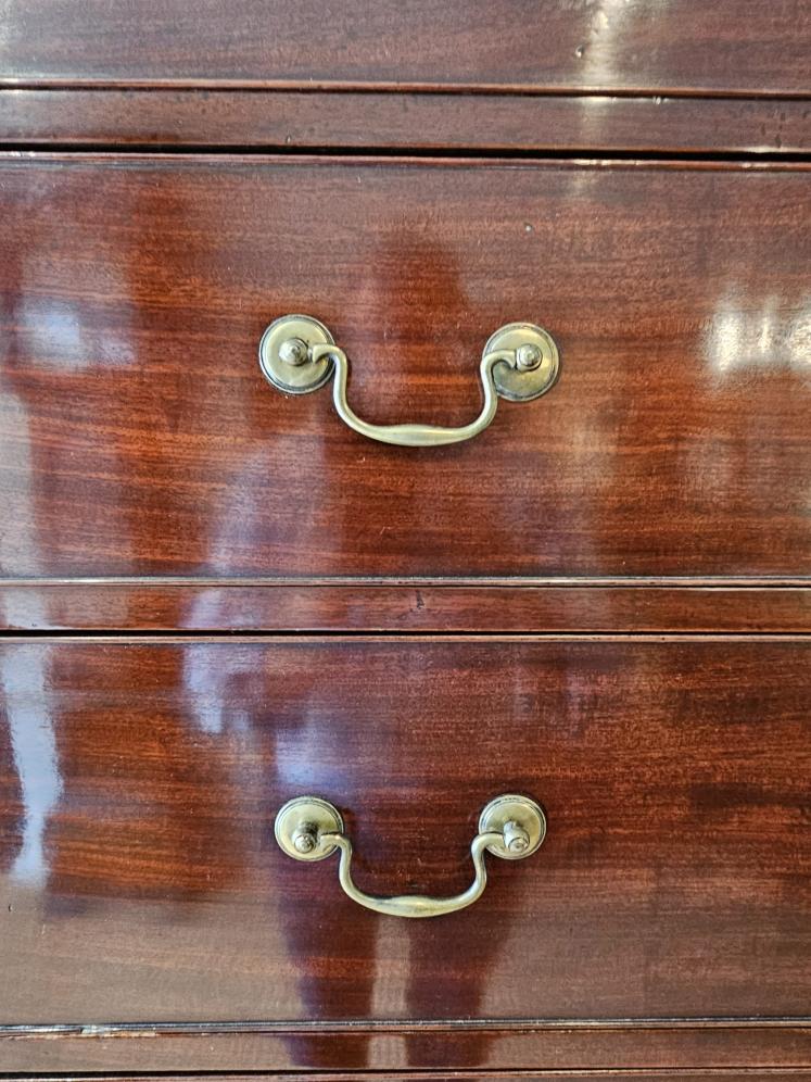 George III Mahogany Chest on Chest  - Image 2