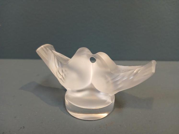 Lalique Kissing Doves Paperweight - Image 3