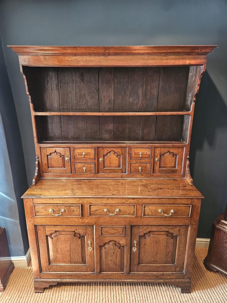 Superb George II Oak Welsh Dresser and Rack - Image 10