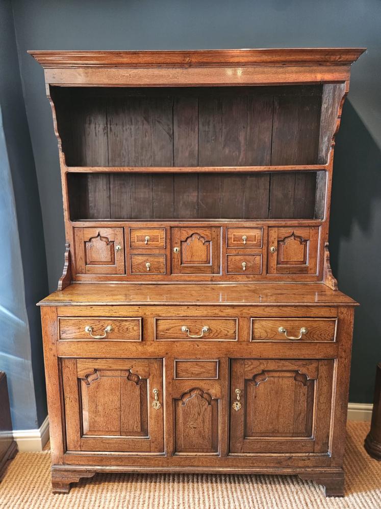 Superb George II Oak Welsh Dresser and Rack - Image 1
