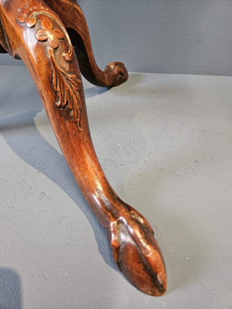 Edwardian Mahogany Oval Pie Crust Edge Occasional Table - Image 6