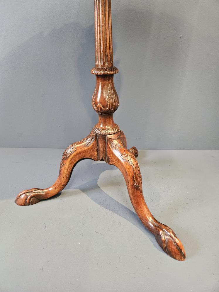 Edwardian Mahogany Oval Pie Crust Edge Occasional Table - Image 5