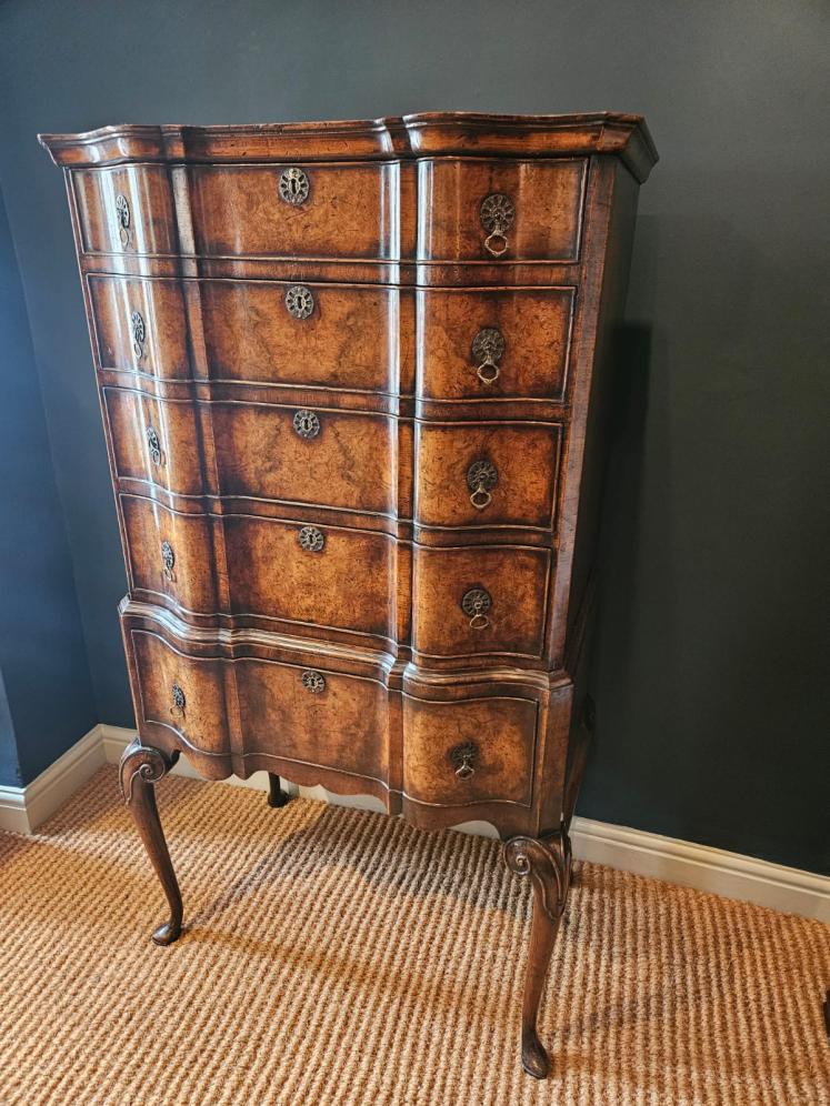 Small Proportion Edwardian Walnut Chest on Stand - Image 8