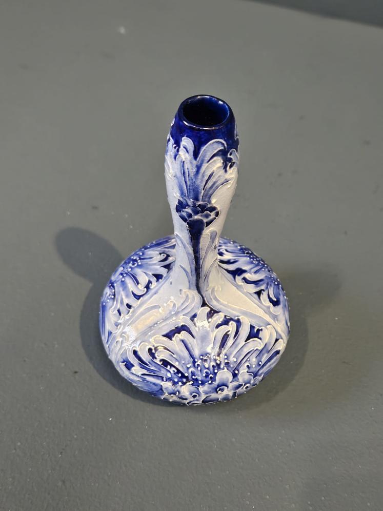 Moorcroft McIntyre Cornflower Vase - Image 3