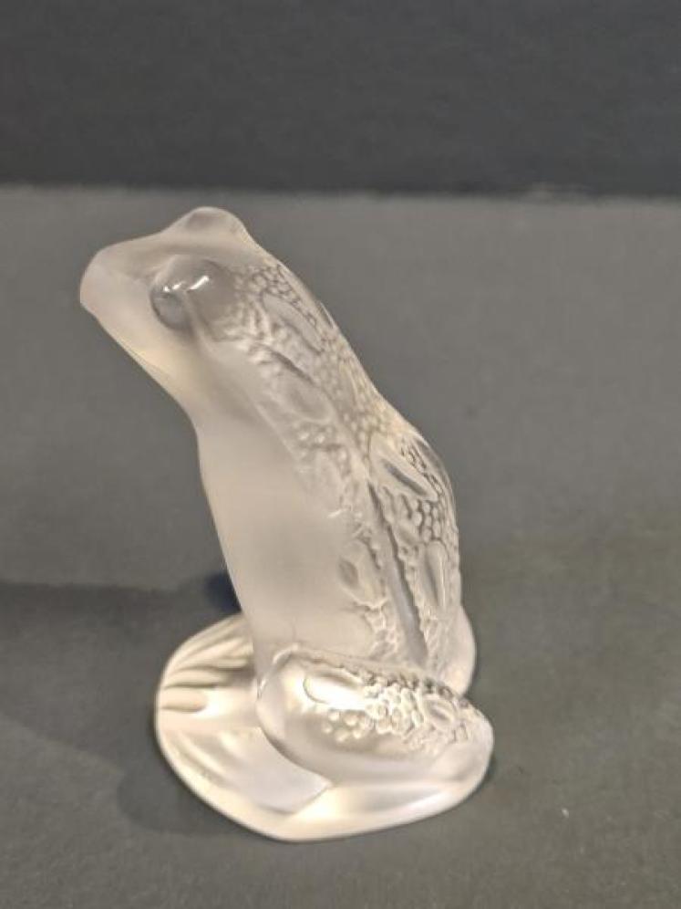 Lalique Opalescent Sitting Frog  - Image 3