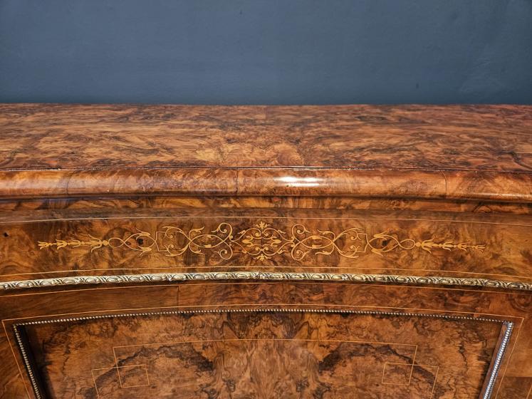 Outstanding Quality Mid Victorian Inlaid Burr Walnut Serpentine Fronted Credenza - Image 13