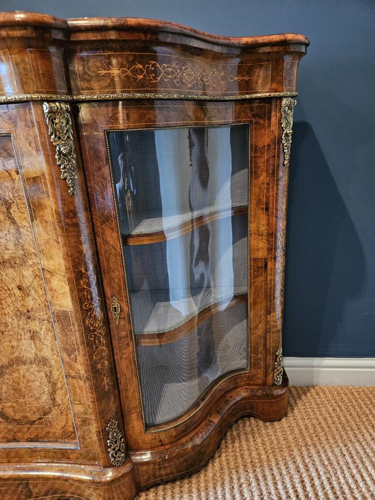 Outstanding Quality Mid Victorian Inlaid Burr Walnut Serpentine Fronted Credenza - Image 6