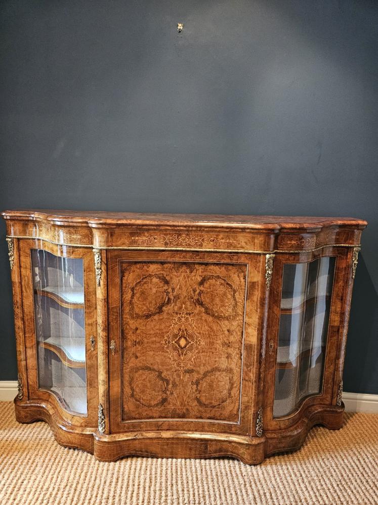 Outstanding Quality Mid Victorian Inlaid Burr Walnut Serpentine Fronted Credenza - Image 4