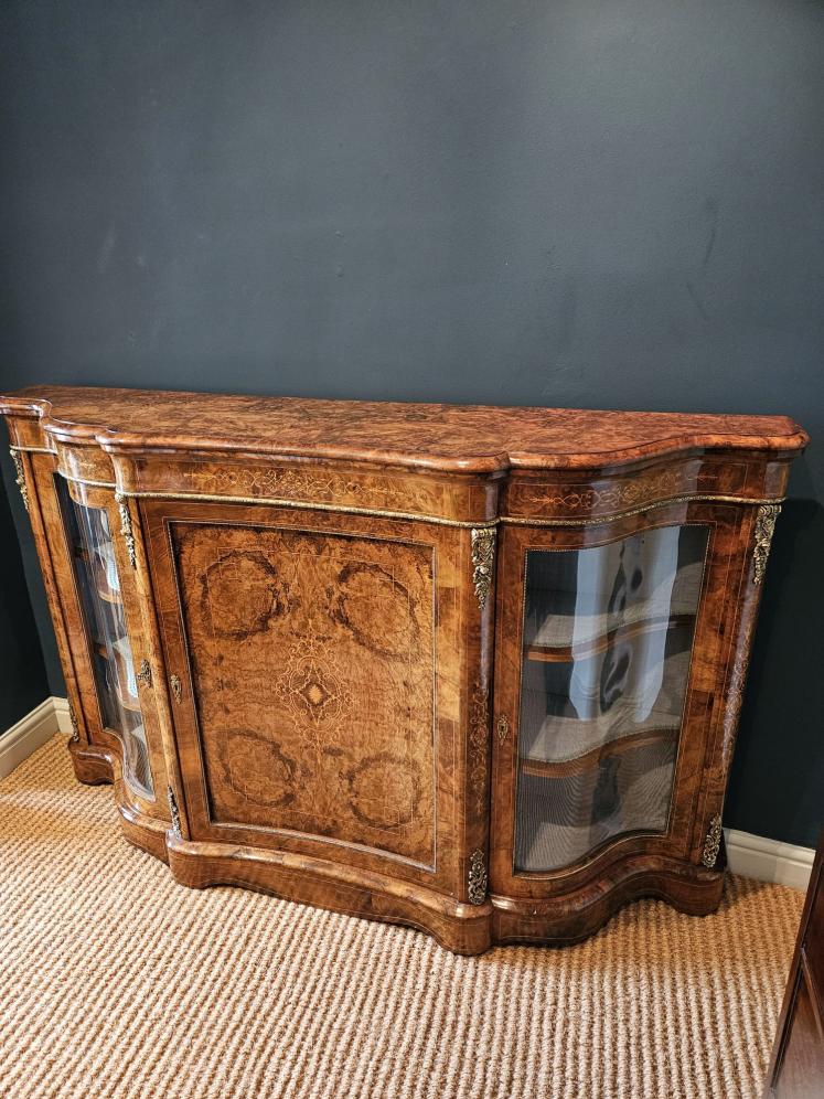 Outstanding Quality Mid Victorian Inlaid Burr Walnut Serpentine Fronted Credenza - Image 2