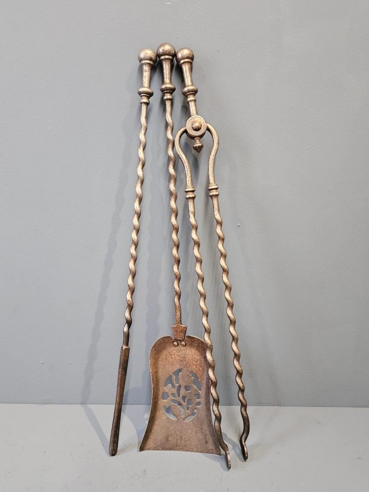 Set of 3 Georgian Steel Fire Irons - Image 1