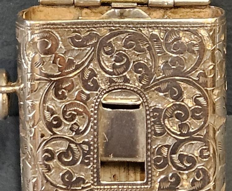 Victorian Silver Slide Opening Vesta Case - Video
