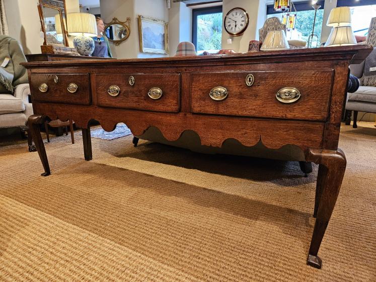 George II Oak Three Drawer Cabriole Leg Dresser - Image 4