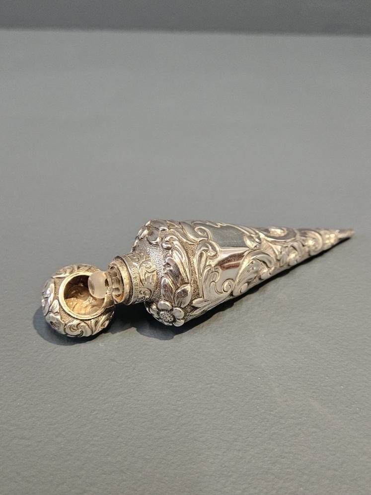 Victorian Silver Conical Shaped Scent Bottle - Image 3
