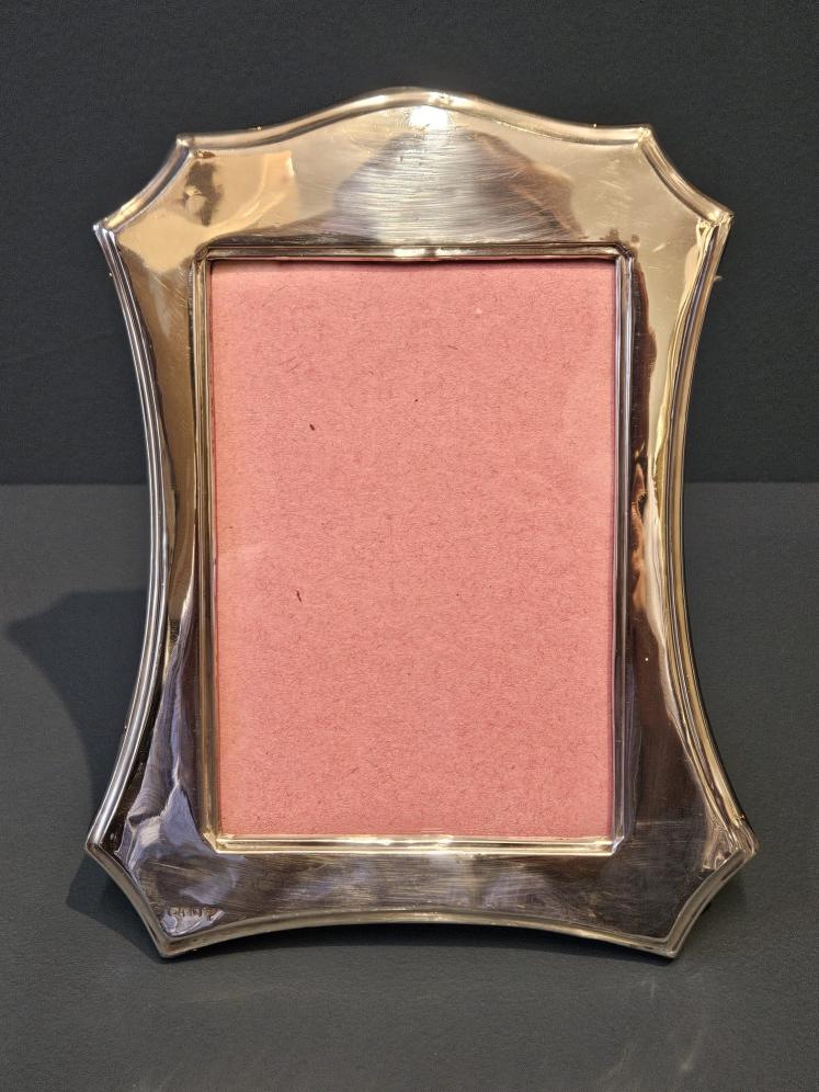 Edwardian Silver Photo Frame with Swept Sides - Image 3