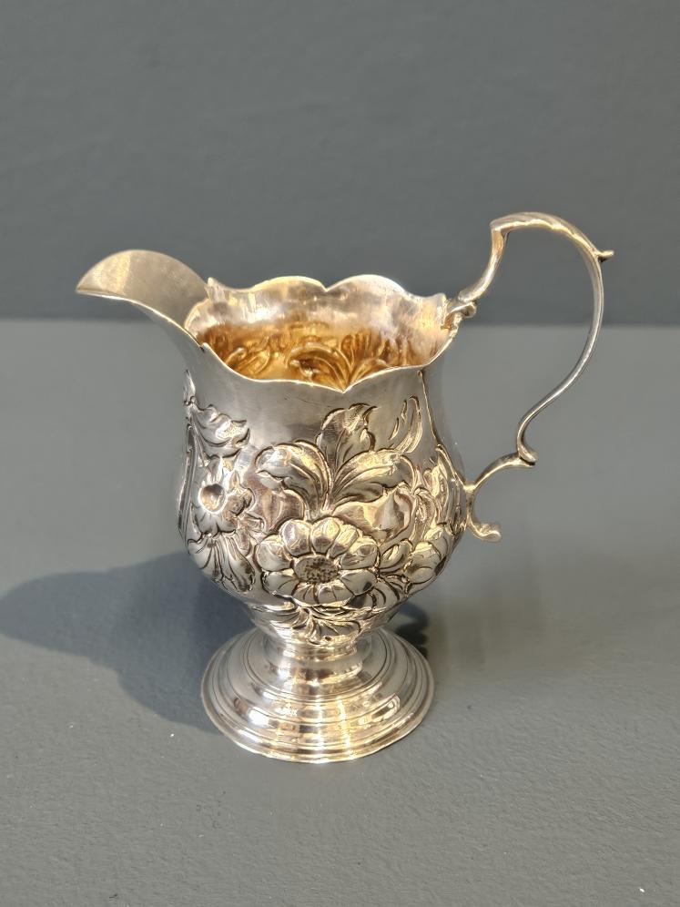 George III silver cream jug  - Image 1
