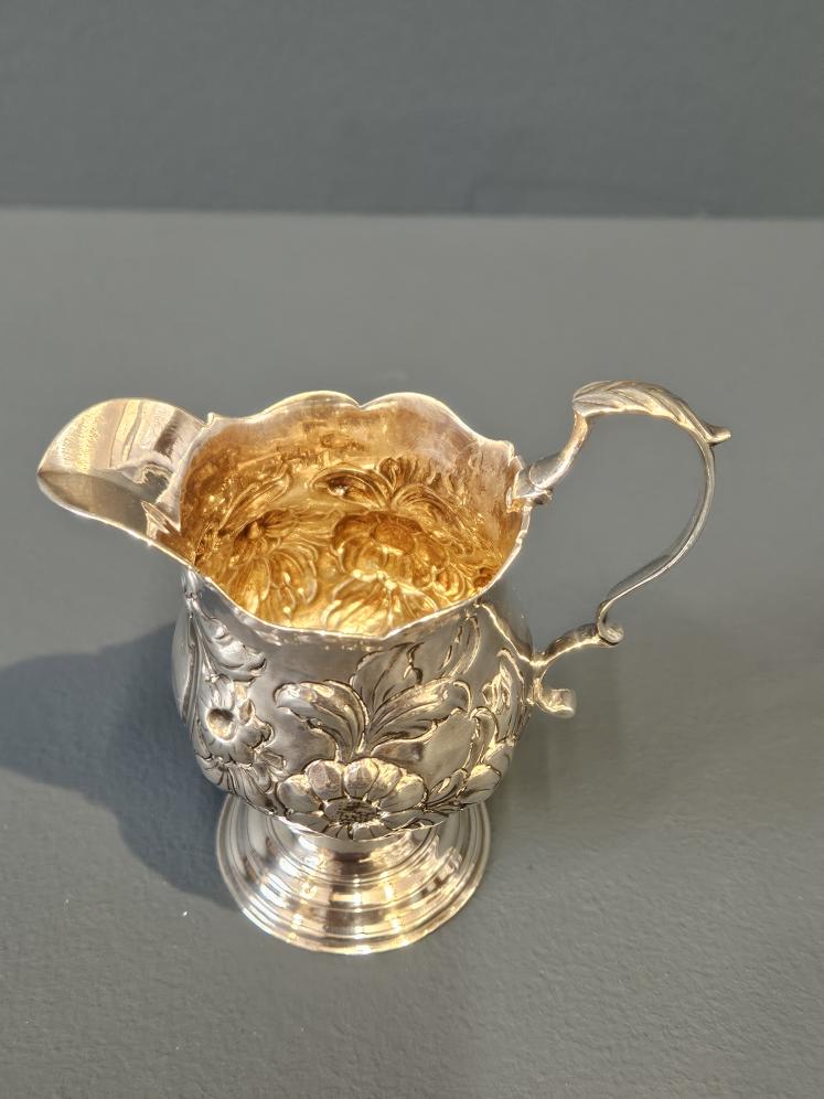 George III silver cream jug  - Image 2