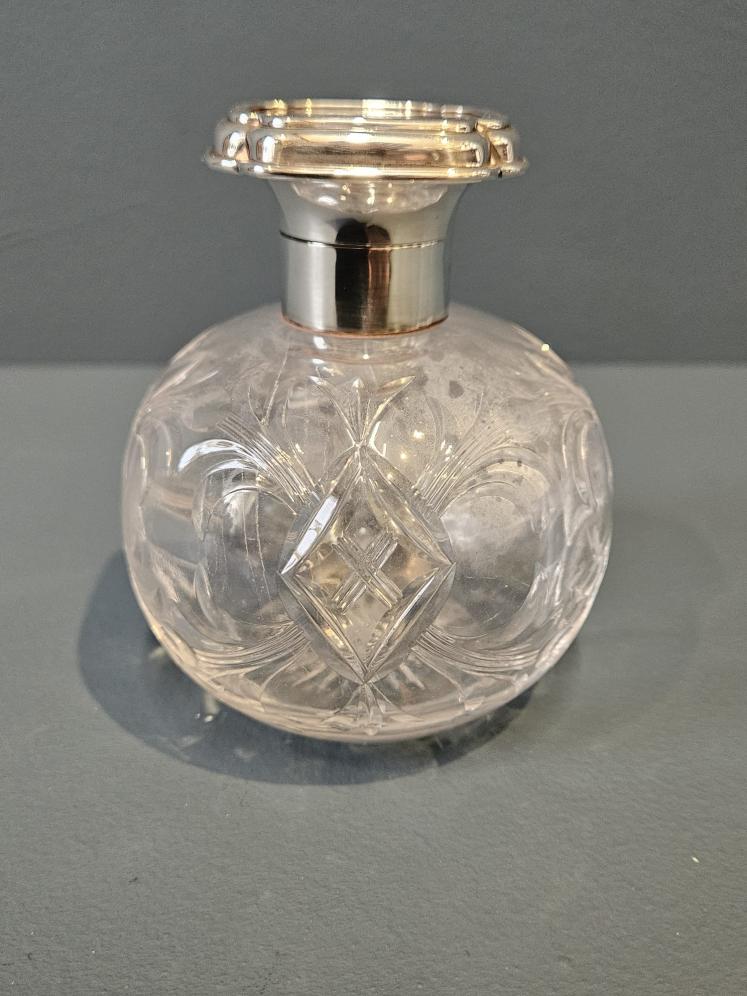 Silver and Tortoise Shell Topped Cut Crystal Scent Bottle  - Image 5