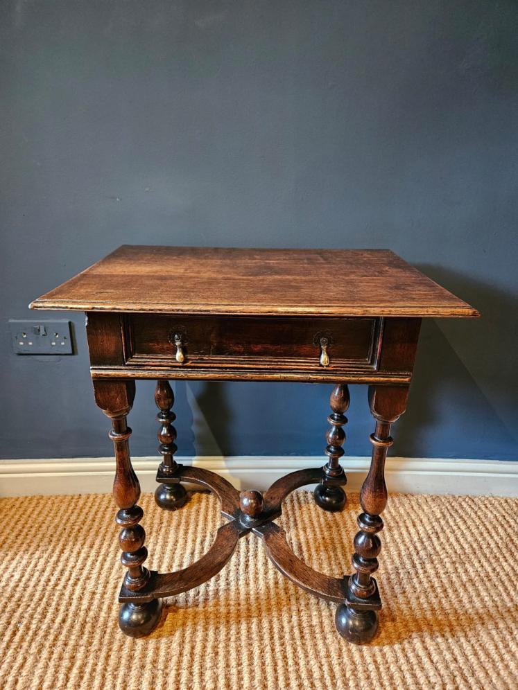 Small Period Oak Single Drawer Side Table - Image 1