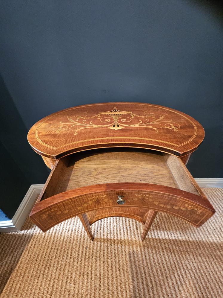 Fine Quality Edwardian Inlaid Mahogany Kidney Shaped Occasional Table - Image 8