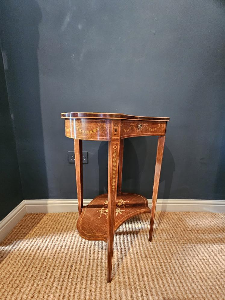 Fine Quality Edwardian Inlaid Mahogany Kidney Shaped Occasional Table - Image 6