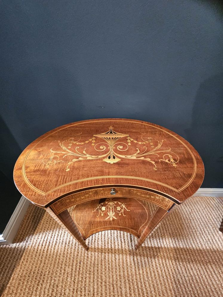 Fine Quality Edwardian Inlaid Mahogany Kidney Shaped Occasional Table - Image 3