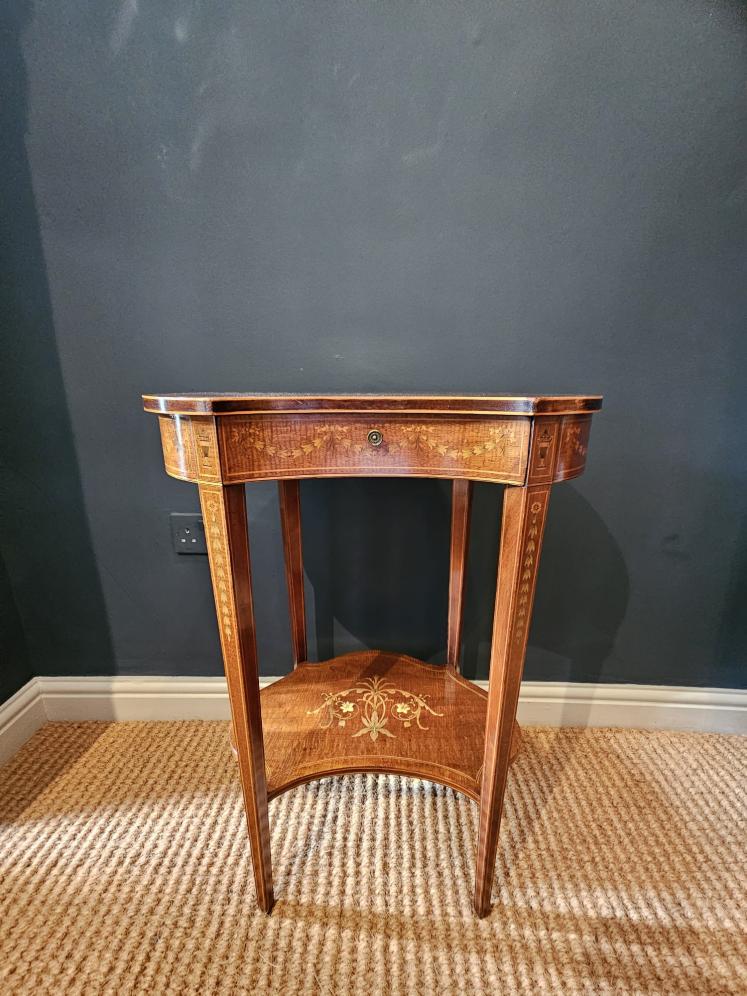 Fine Quality Edwardian Inlaid Mahogany Kidney Shaped Occasional Table - Image 2