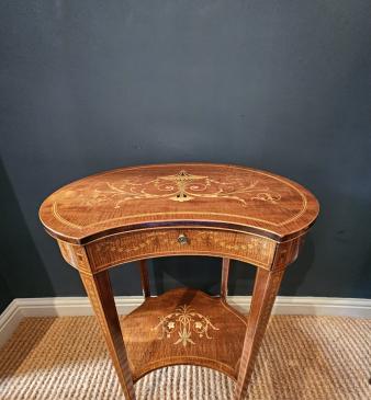 Fine Quality Edwardian Inlaid Mahogany Kidney Shaped Occasional Table - Image