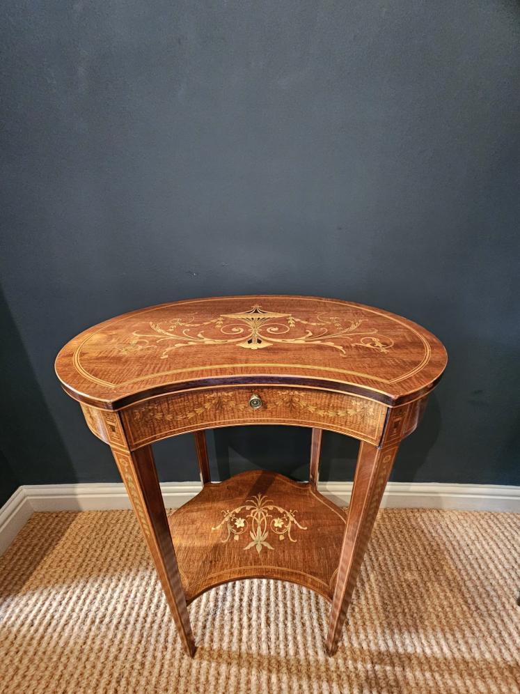Fine Quality Edwardian Inlaid Mahogany Kidney Shaped Occasional Table - Image 1