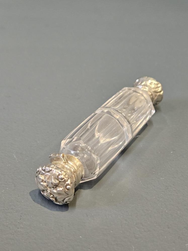 Victorian Cut Crystal and Silver Scent and Salts Bottle - Image 3