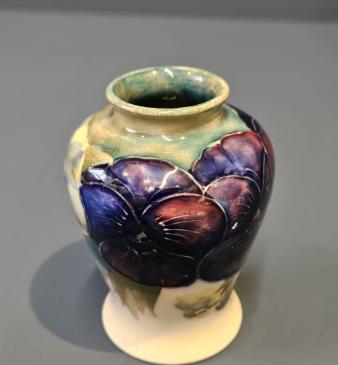 Early Moorcroft Pansy on White Vase  - Image
